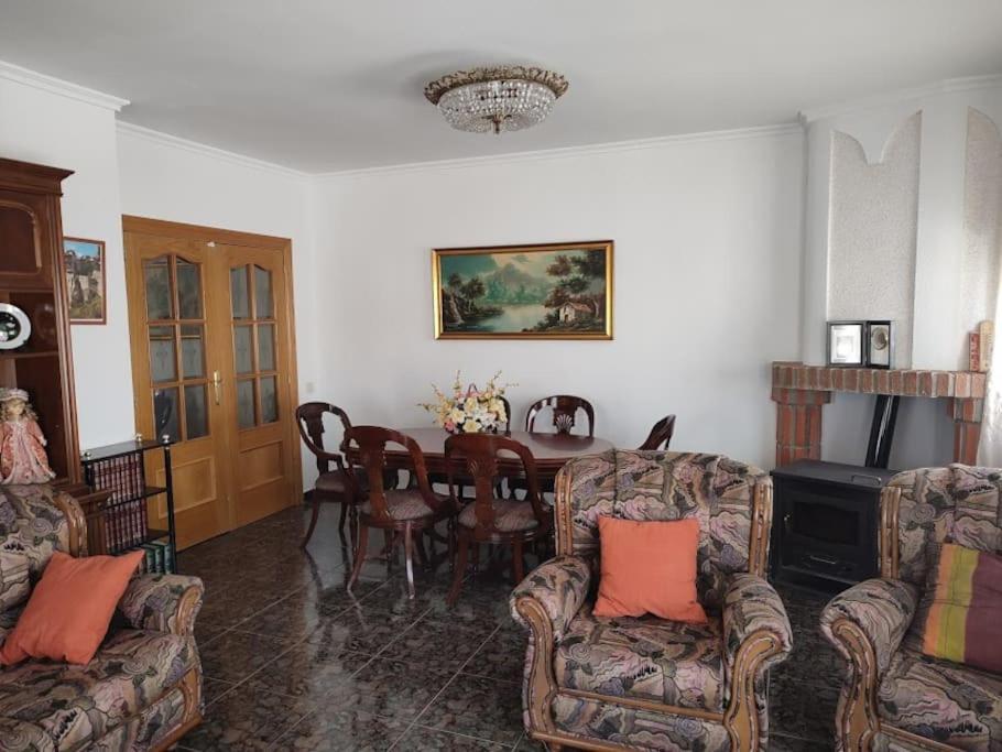 Вилла Casa Conchita Кампильо-де-Альтобуэи Экстерьер фото
